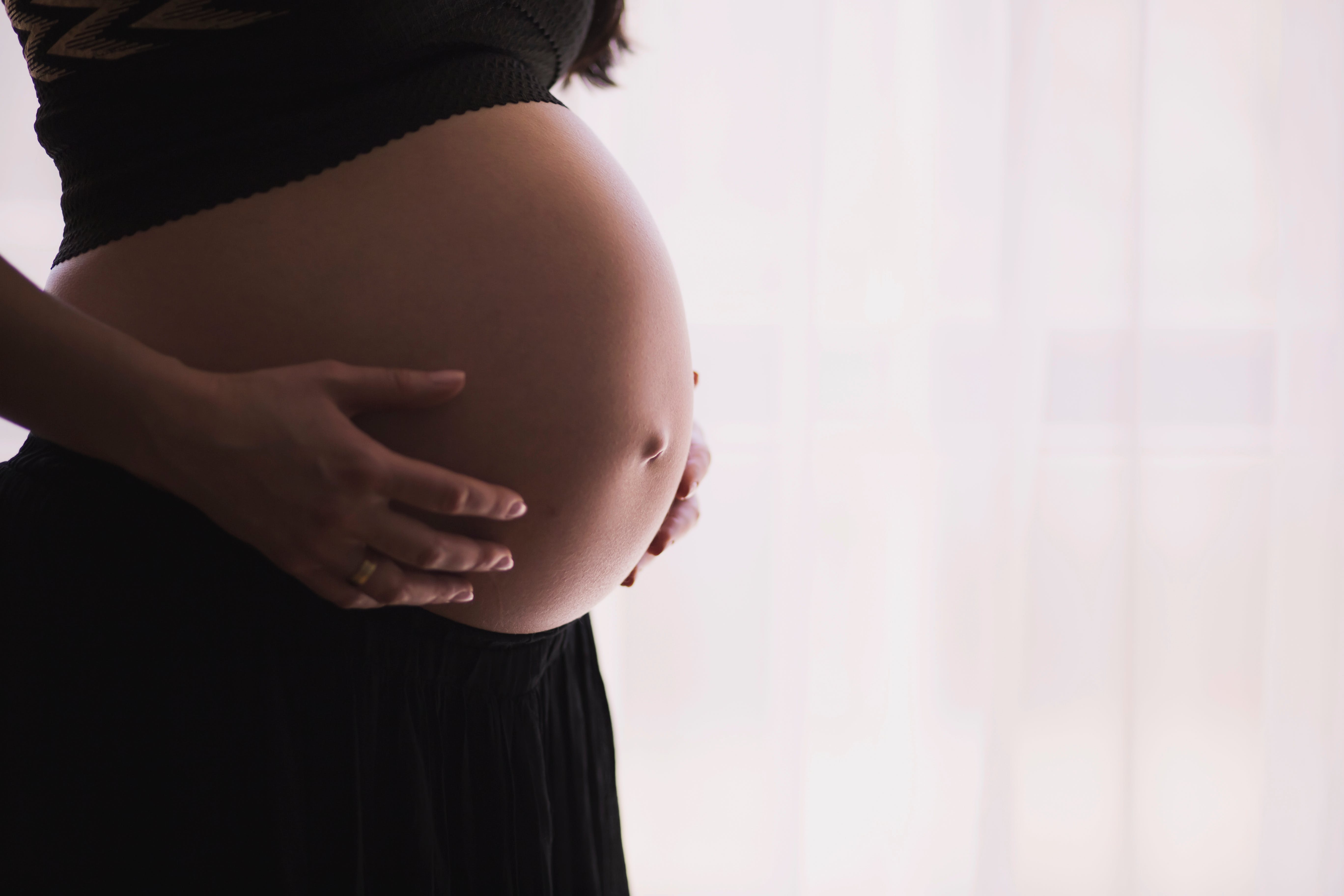 La gravidanza non spaventa più le giovani donne guarite da tumore al seno  per “mutazione Jolie” - Ospedale San Martino
